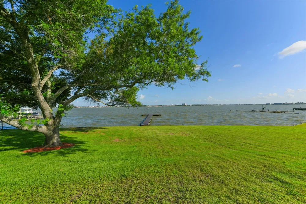 105 Mockingbird Lane Seabrook, TX 77586