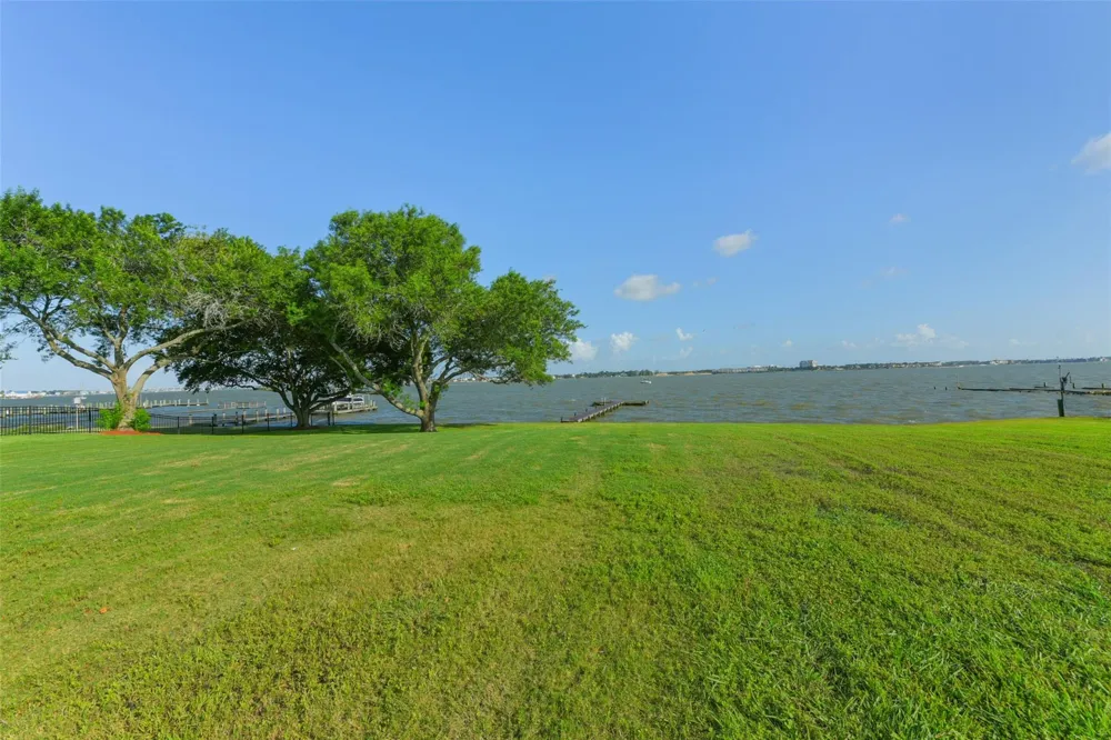 105 Mockingbird Lane Seabrook, TX 77586