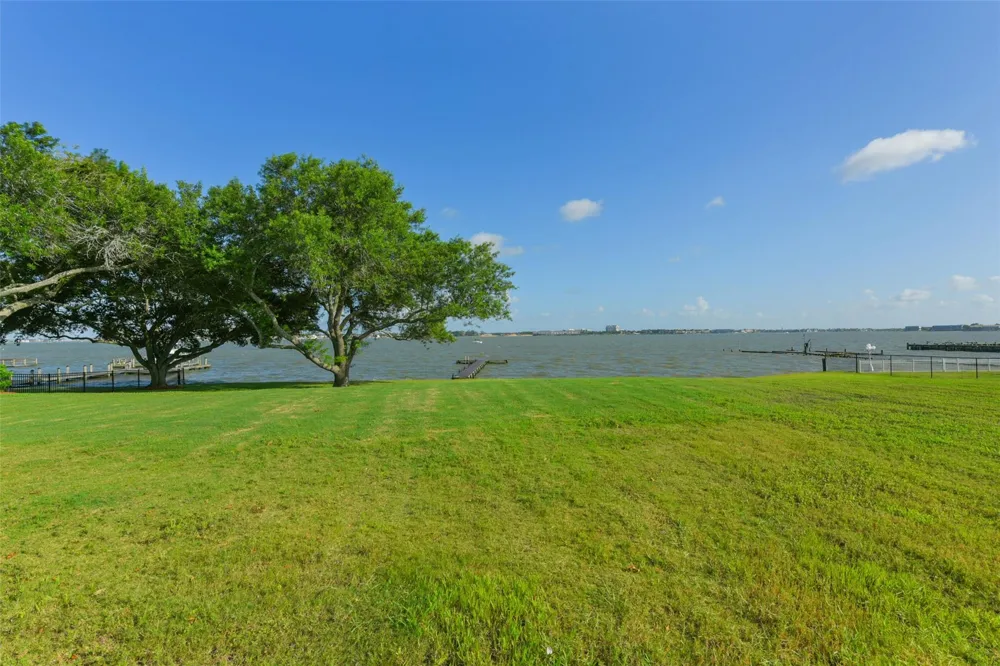 105 Mockingbird Lane Seabrook, TX 77586