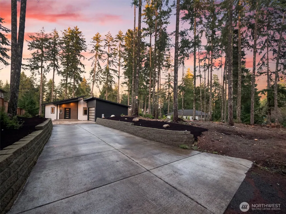 31 E Westwood Lane E Union, WA 98592