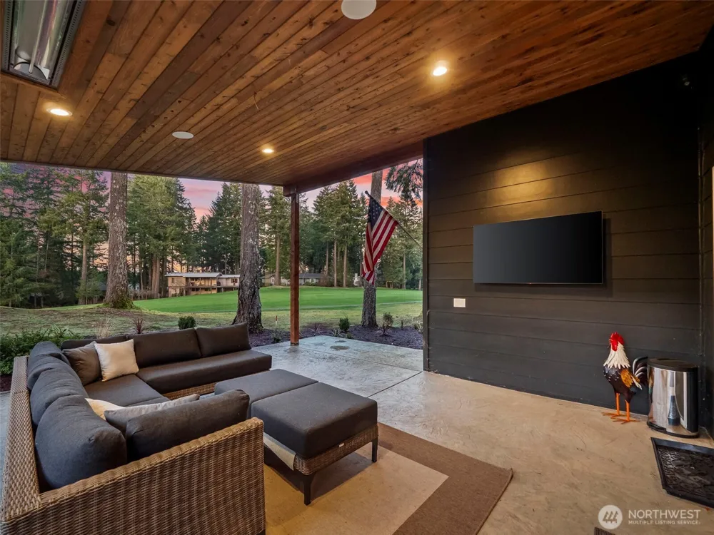 31 E Westwood Lane E Union, WA 98592