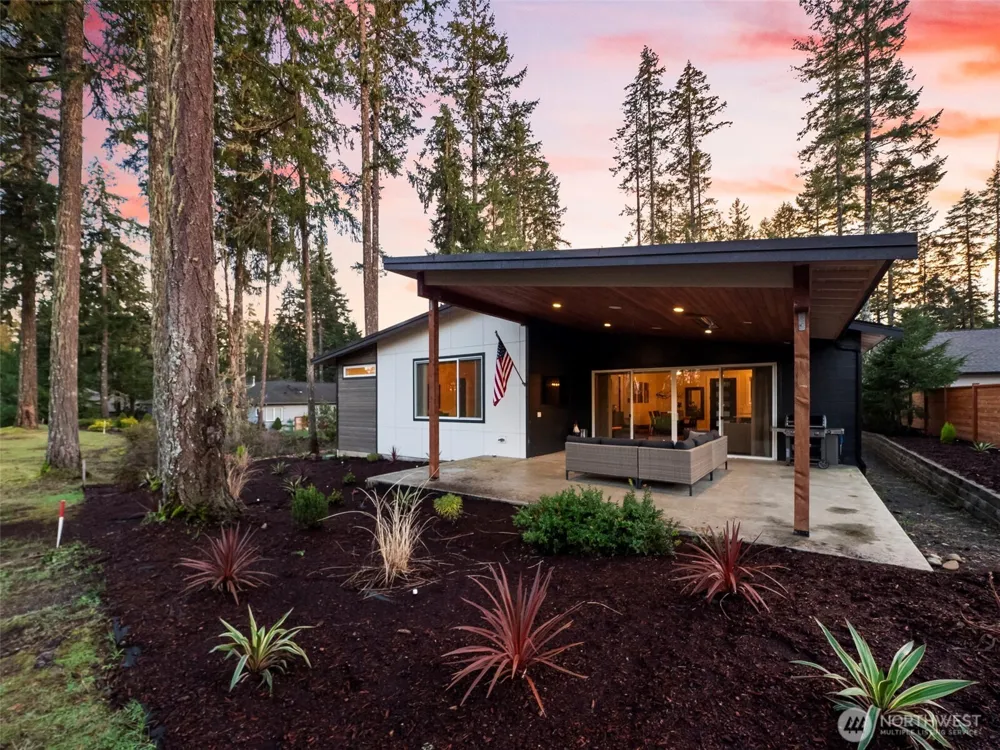 31 E Westwood Lane E Union, WA 98592
