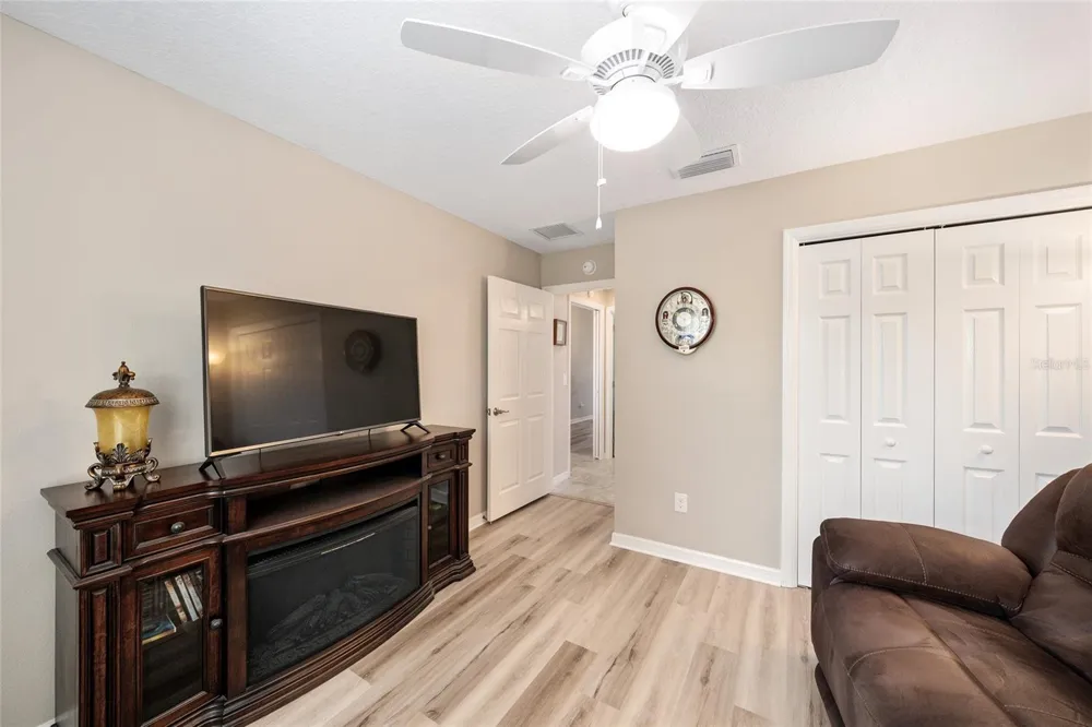 1194 MCDONOUGH PLACE The Villages, FL 32163