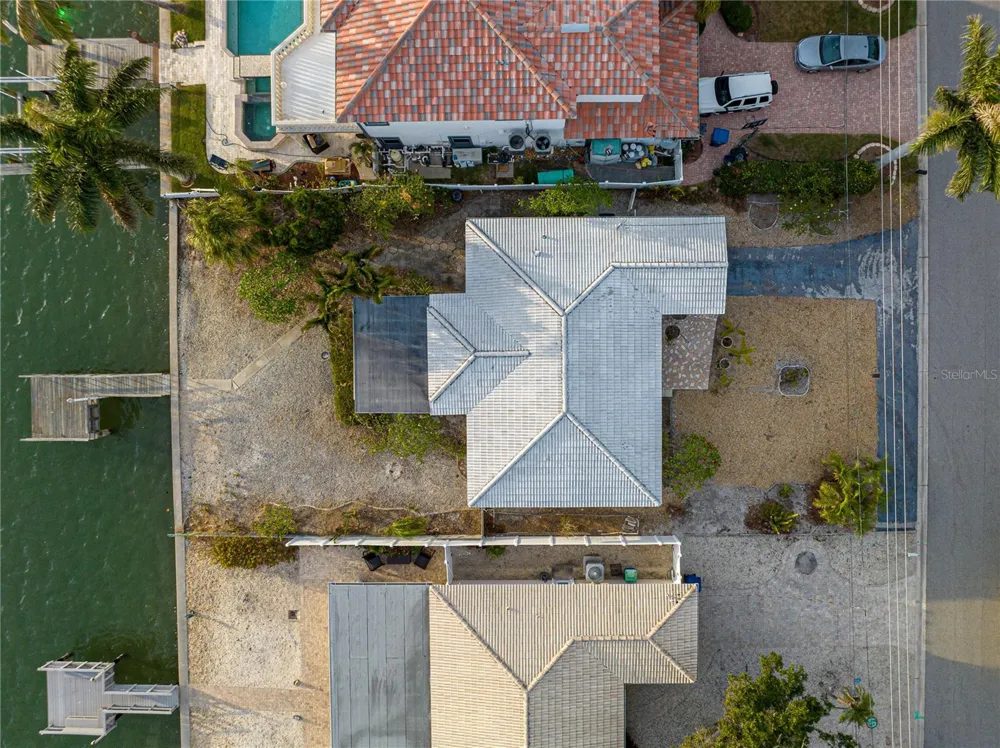 1425 COREY WAY S South Pasadena, FL 33707