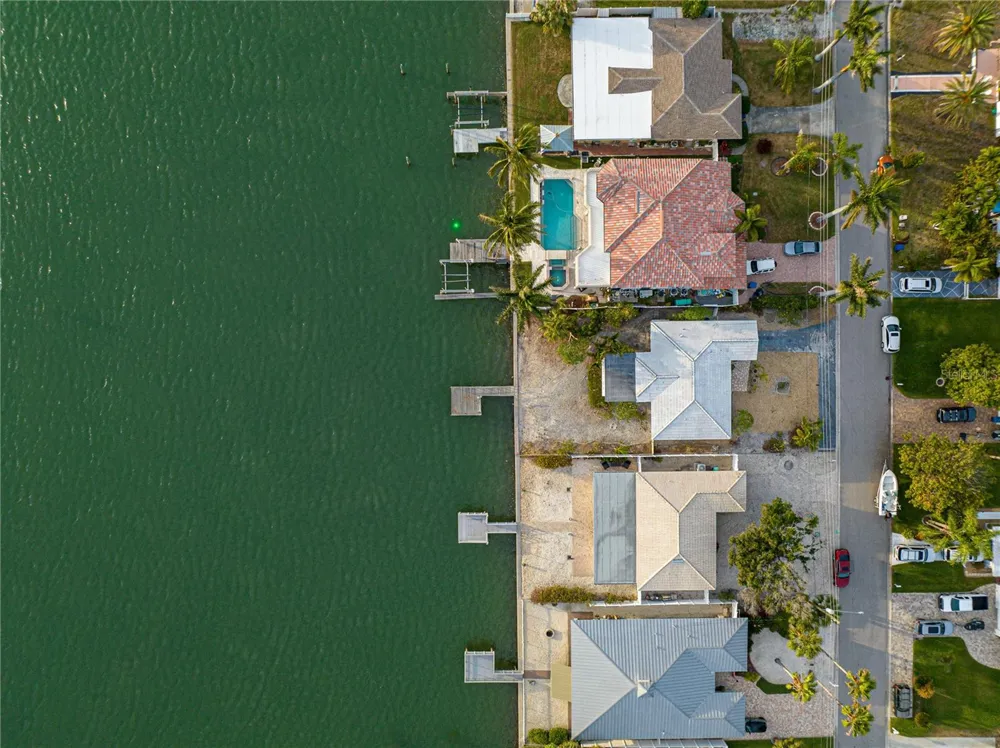 1425 COREY WAY S South Pasadena, FL 33707