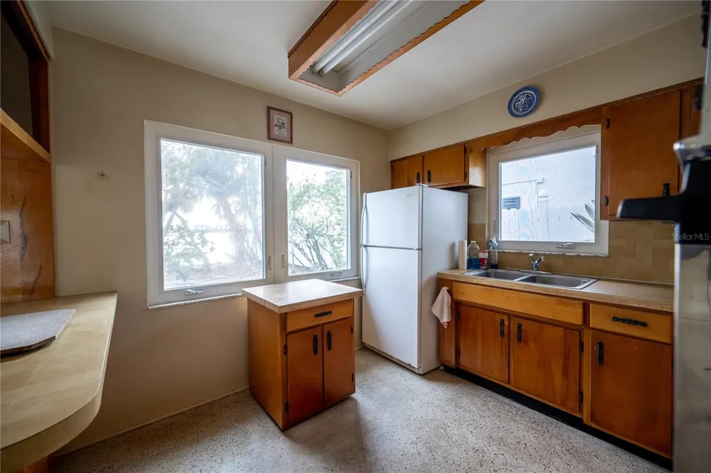 1425 COREY WAY S South Pasadena, FL 33707