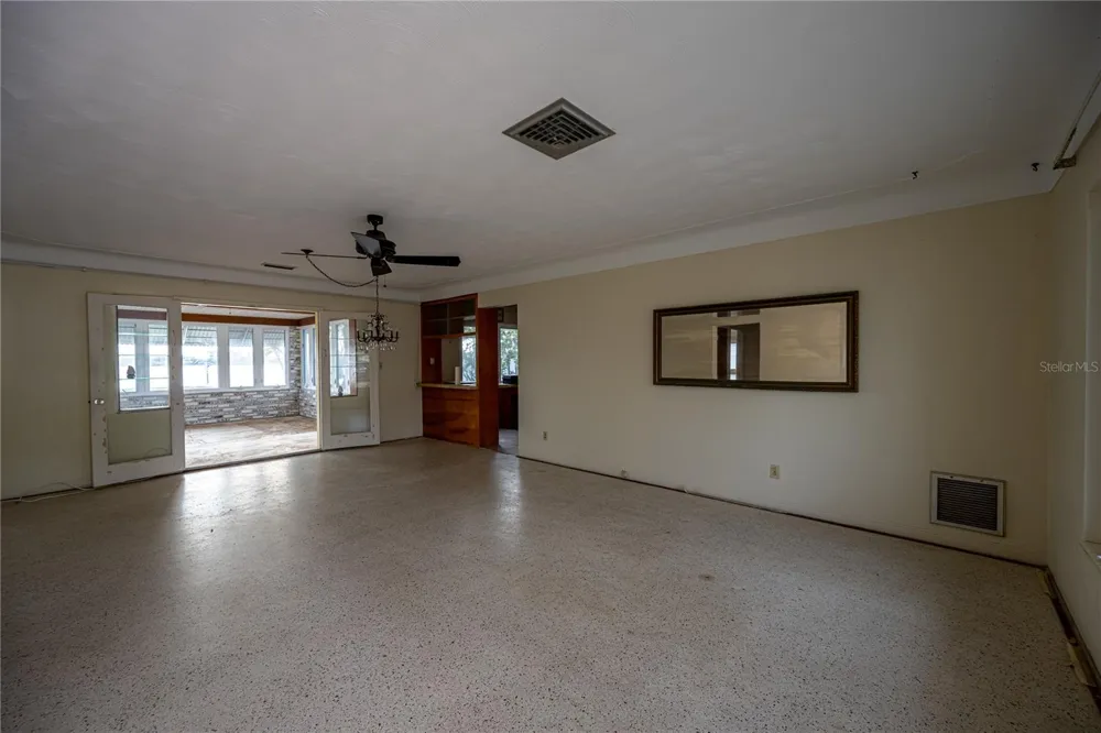 1425 COREY WAY S South Pasadena, FL 33707