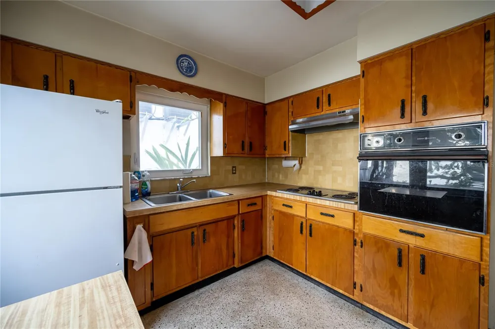 1425 COREY WAY S South Pasadena, FL 33707