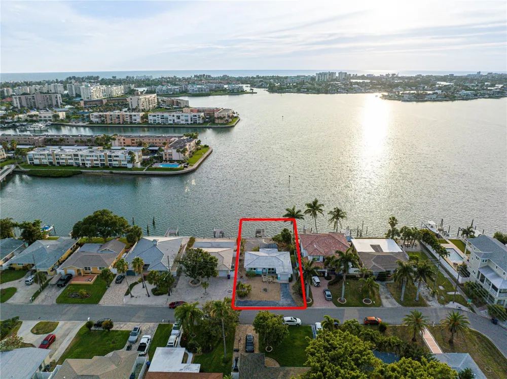 1425 COREY WAY S South Pasadena, FL 33707