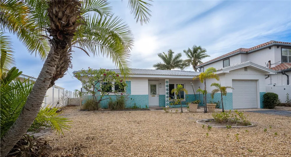 1425 COREY WAY S South Pasadena, FL 33707