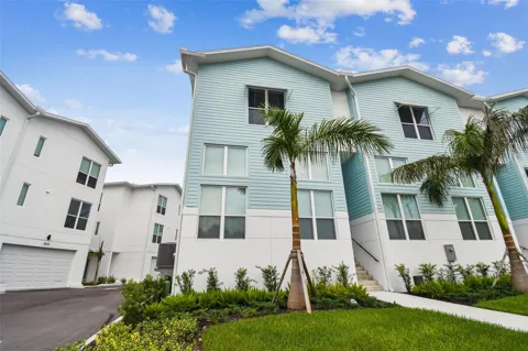 3840 POMPANO DRIVE SE