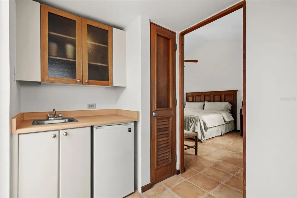195 CANDELERO DRIVE #6232 Humacao, PR 00791