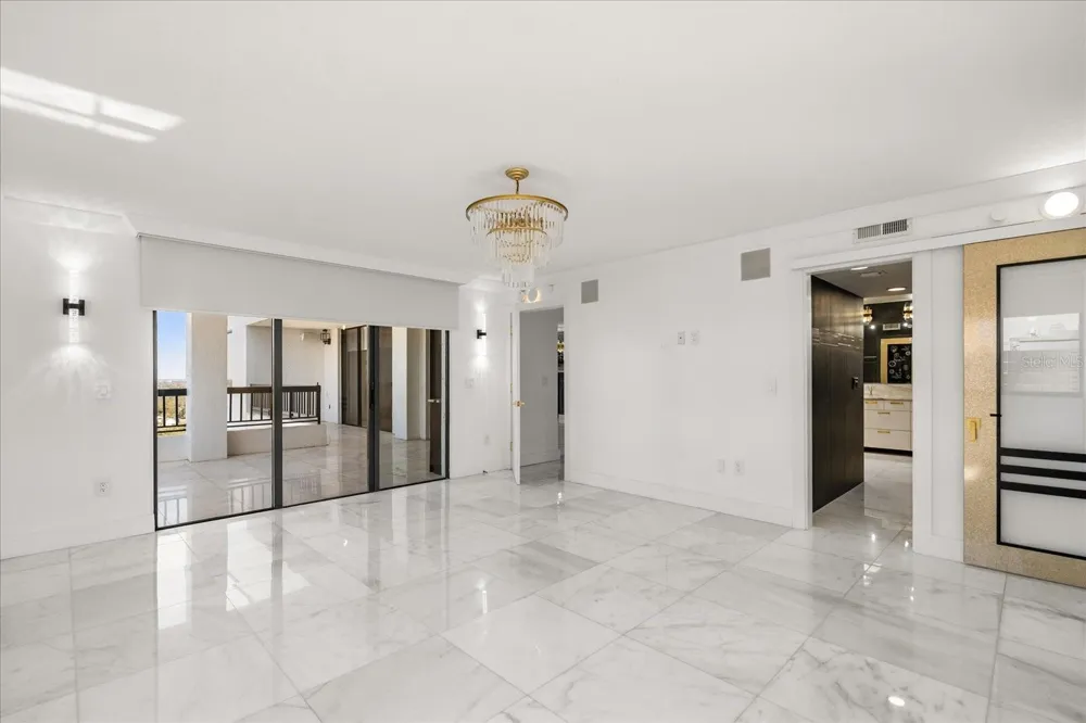 530 E CENTRAL BOULEVARD #1901 Orlando, FL 32801