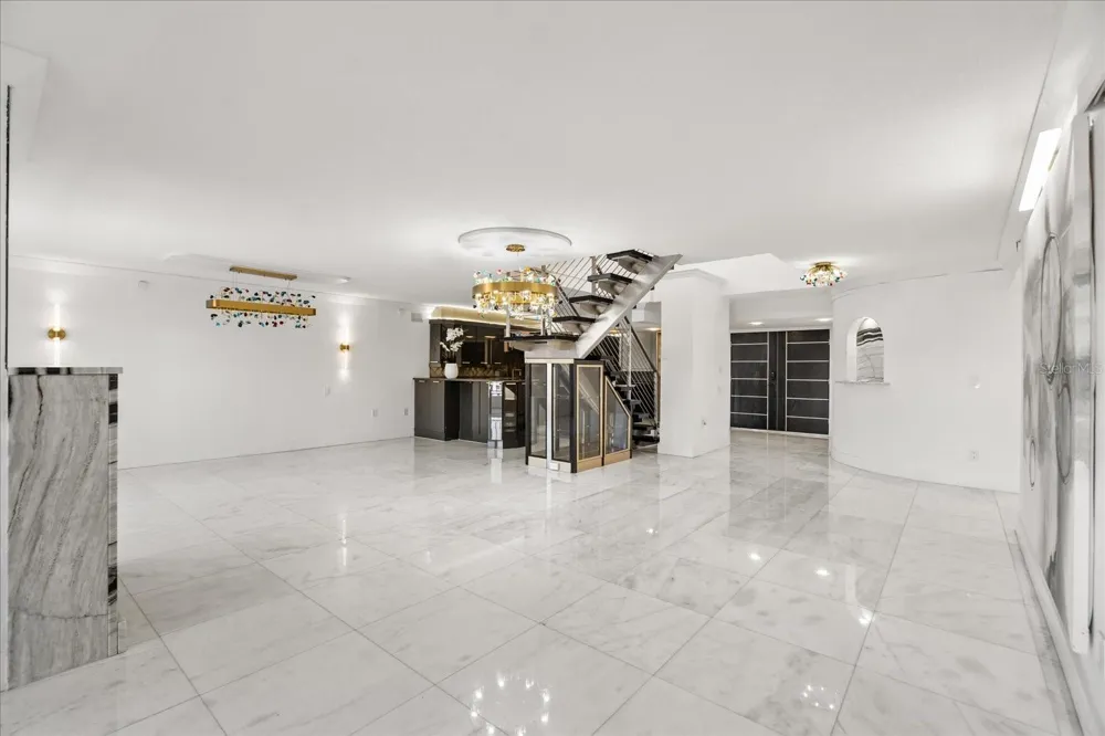 530 E CENTRAL BOULEVARD #1901 Orlando, FL 32801