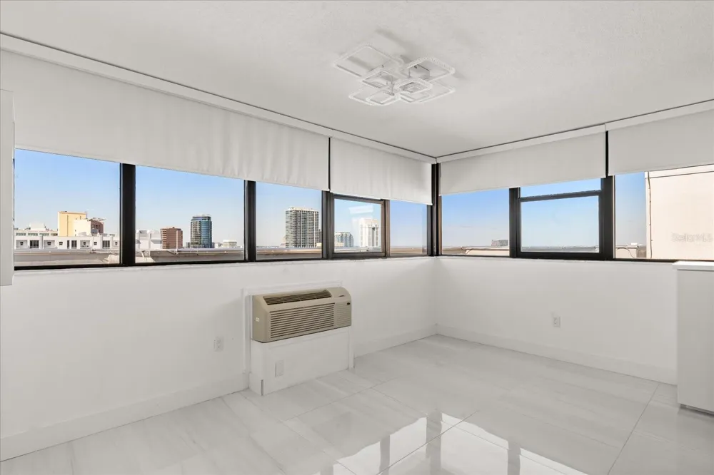 530 E CENTRAL BOULEVARD #1901 Orlando, FL 32801