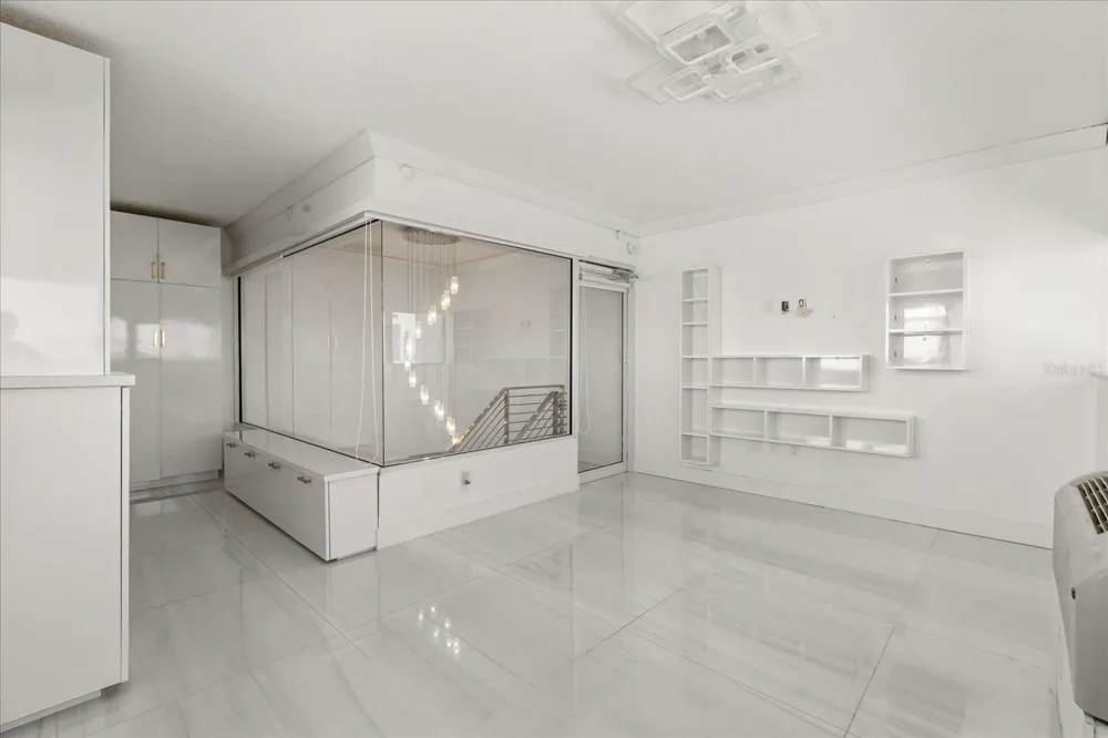 530 E CENTRAL BOULEVARD #1901 Orlando, FL 32801