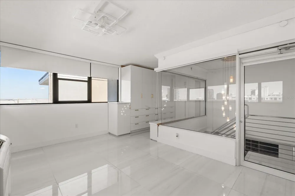 530 E CENTRAL BOULEVARD #1901 Orlando, FL 32801