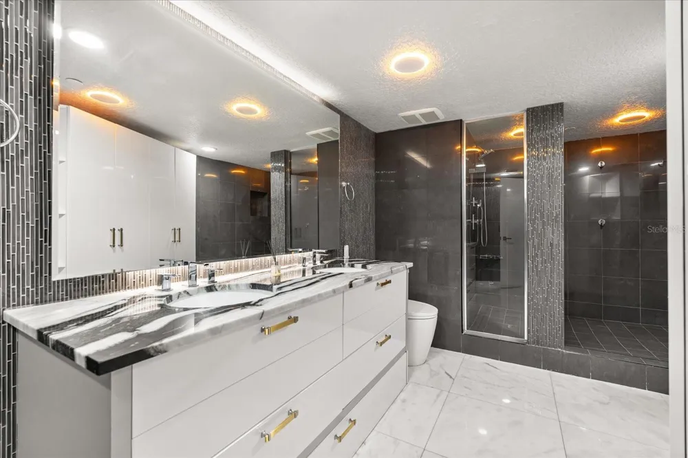 530 E CENTRAL BOULEVARD #1901 Orlando, FL 32801