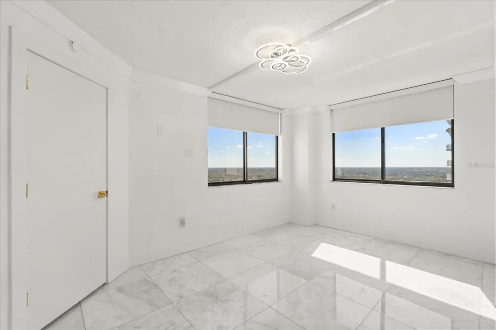 530 E CENTRAL BOULEVARD #1901 Orlando, FL 32801