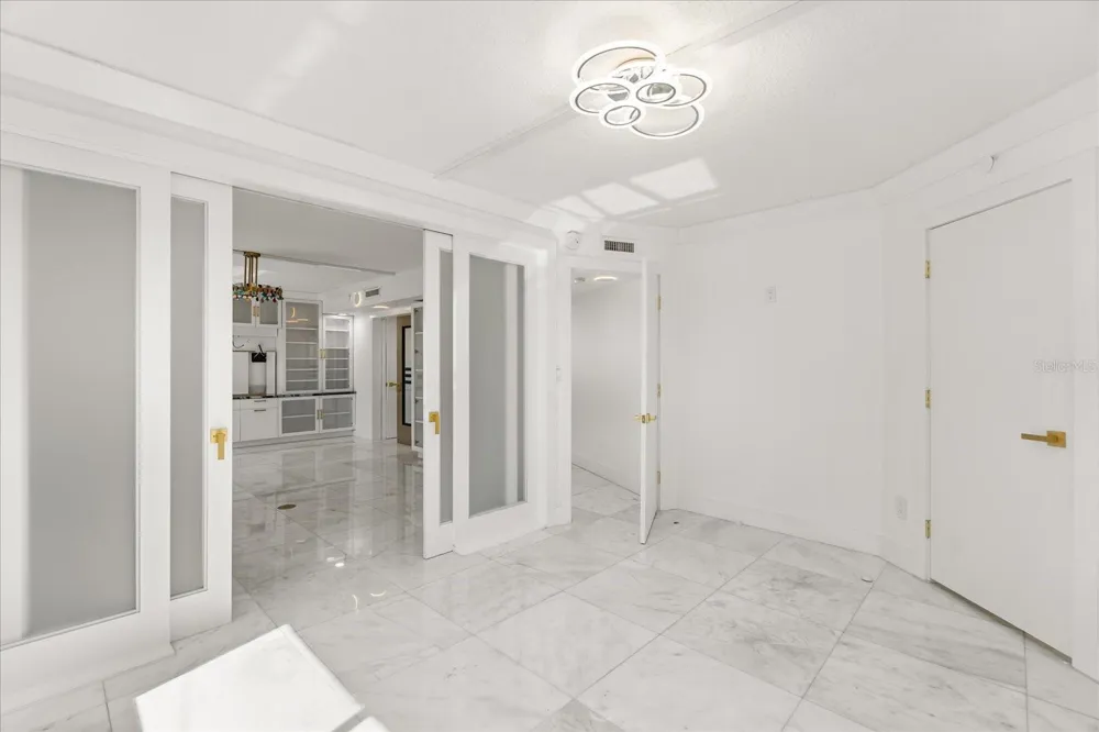 530 E CENTRAL BOULEVARD #1901 Orlando, FL 32801
