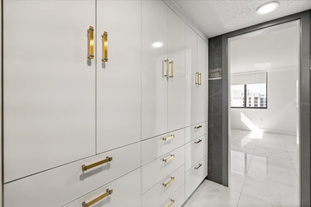 530 E CENTRAL BOULEVARD #1901 Orlando, FL 32801