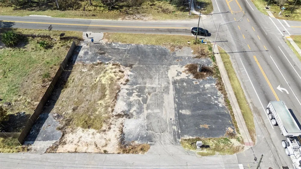 331 W MYERS BOULEVARD Mascotte, FL 34753
