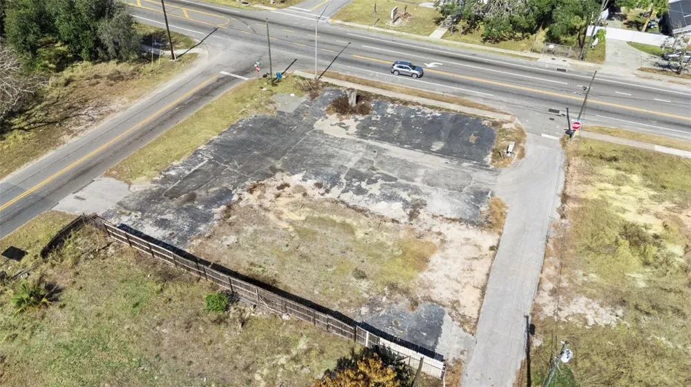 331 W MYERS BOULEVARD Mascotte, FL 34753