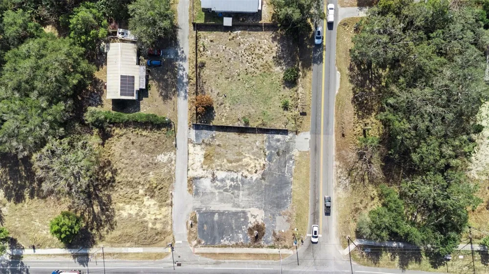 331 W MYERS BOULEVARD Mascotte, FL 34753