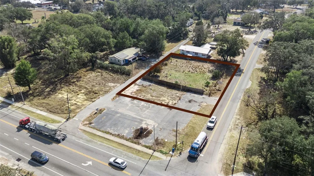 331 W MYERS BOULEVARD Mascotte, FL 34753