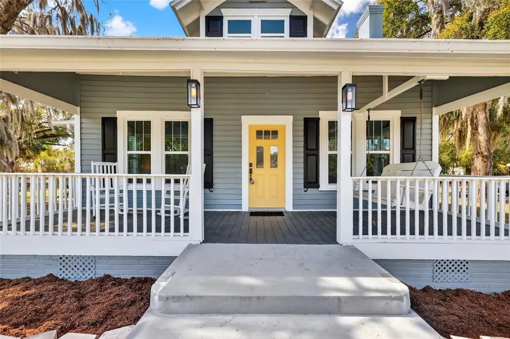 92 S TROWELL AVENUE Umatilla, FL 32784