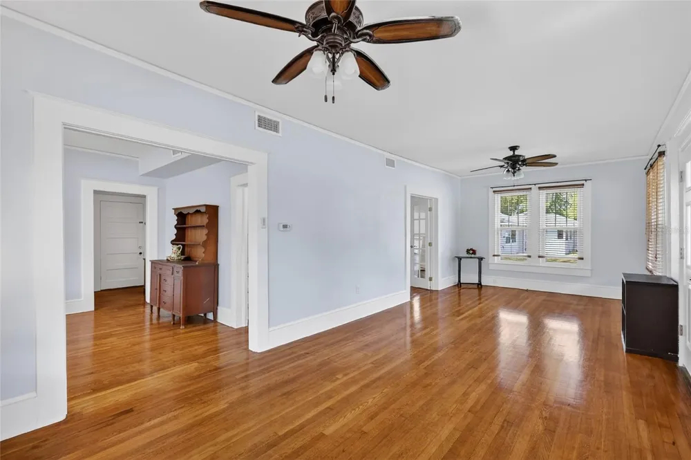 92 S TROWELL AVENUE Umatilla, FL 32784