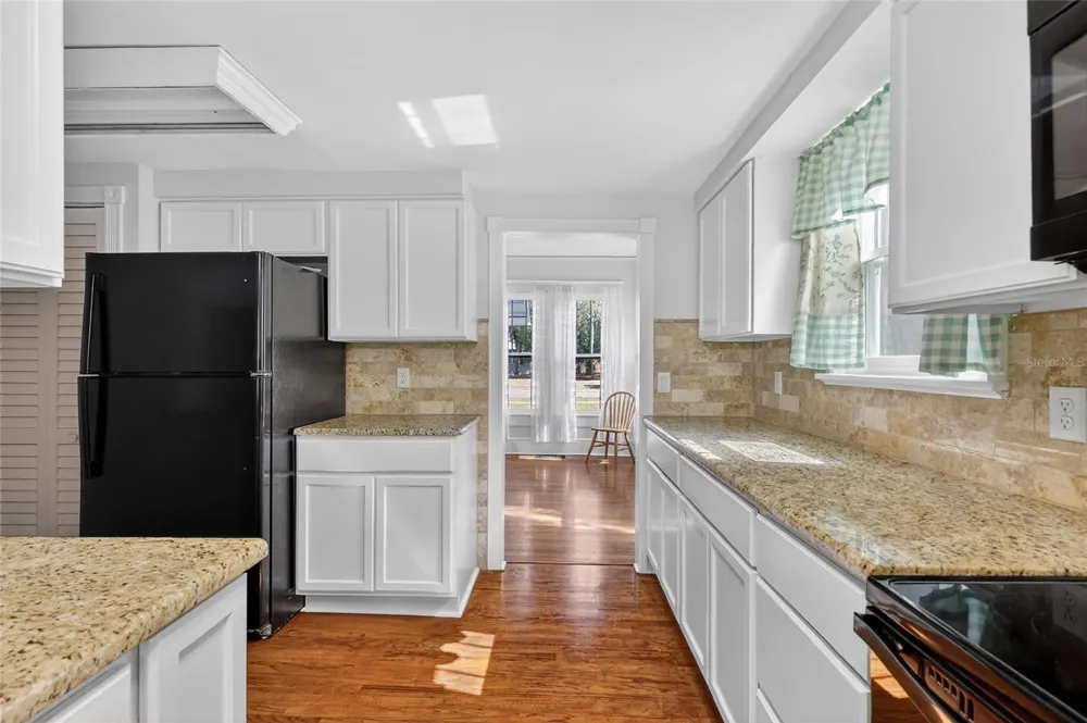 92 S TROWELL AVENUE Umatilla, FL 32784