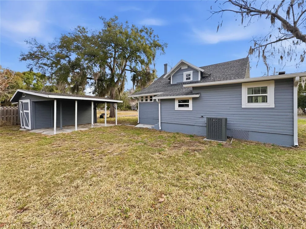 92 S TROWELL AVENUE Umatilla, FL 32784