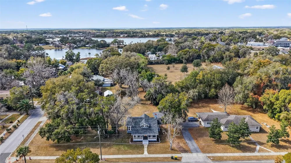 92 S TROWELL AVENUE Umatilla, FL 32784