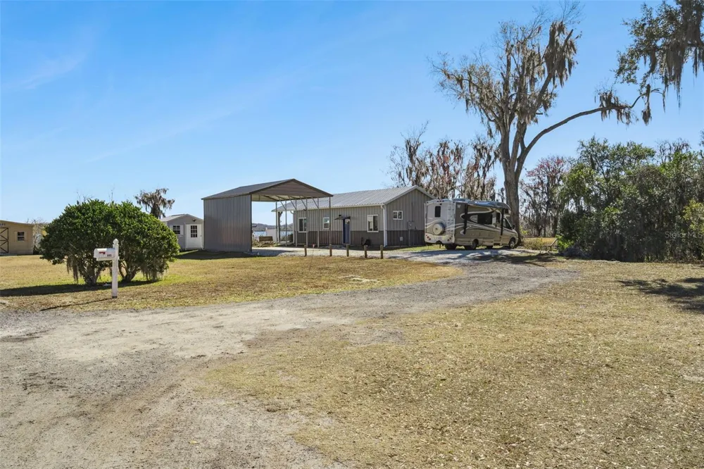 645 CR 485A Lake Panasoffkee, FL 33538