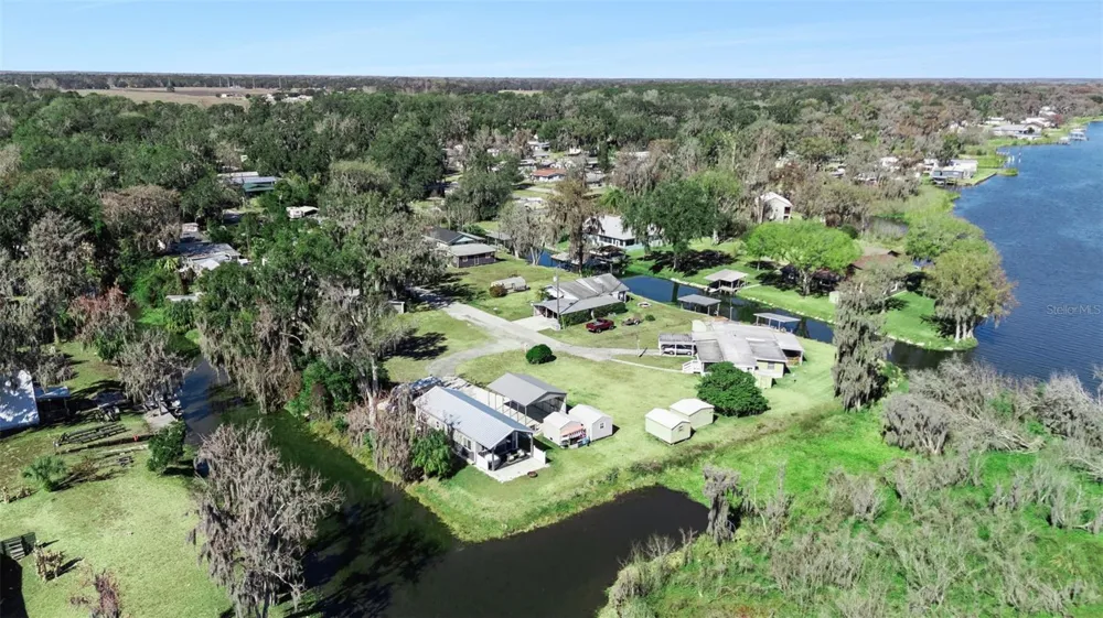 645 CR 485A Lake Panasoffkee, FL 33538