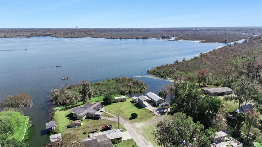 645 CR 485A Lake Panasoffkee, FL 33538
