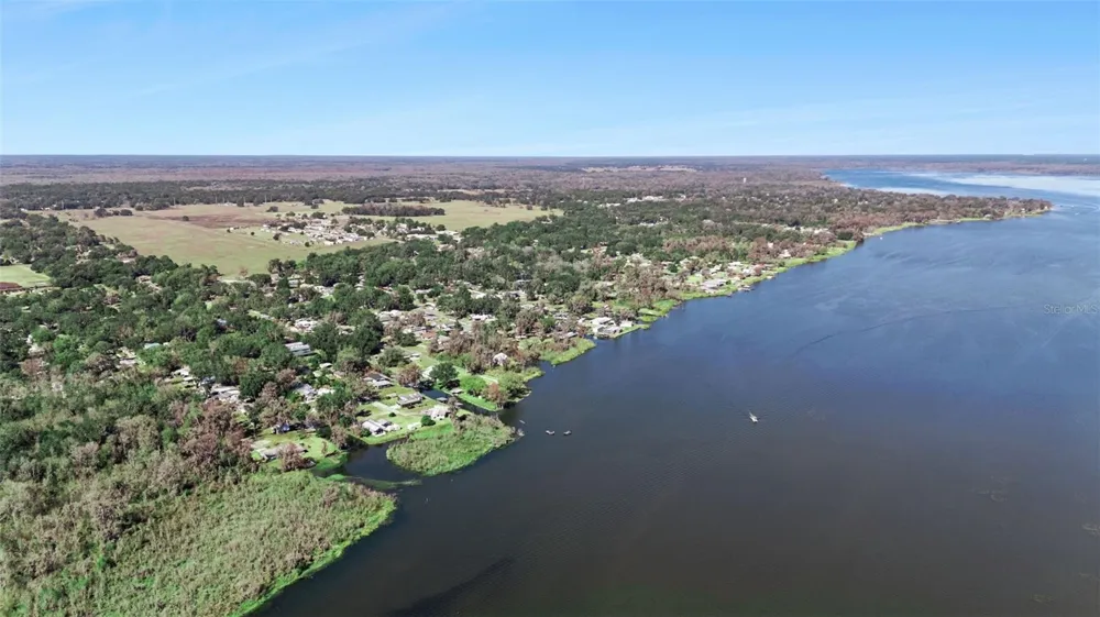 645 CR 485A Lake Panasoffkee, FL 33538