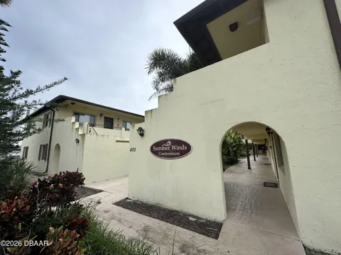 400 Oakridge Boulevard #180
