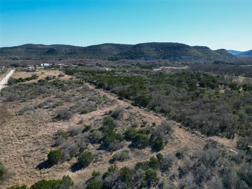 831 Magers Road Concan, TX 78838