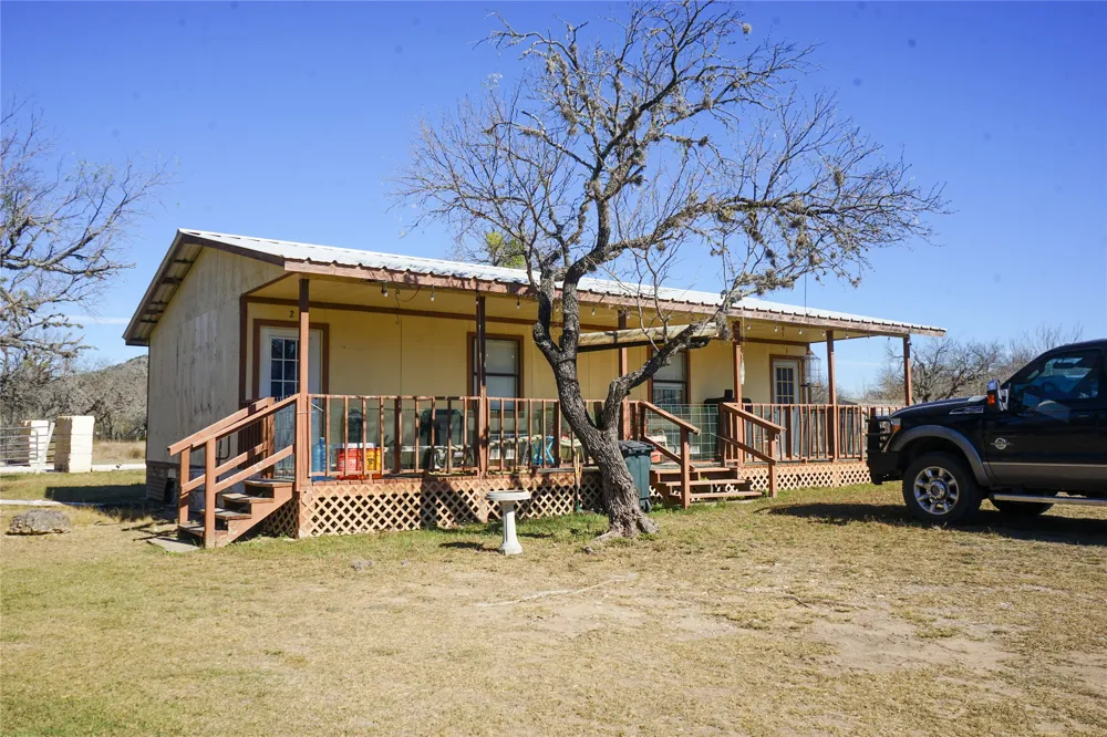 831 Magers Road Concan, TX 78838
