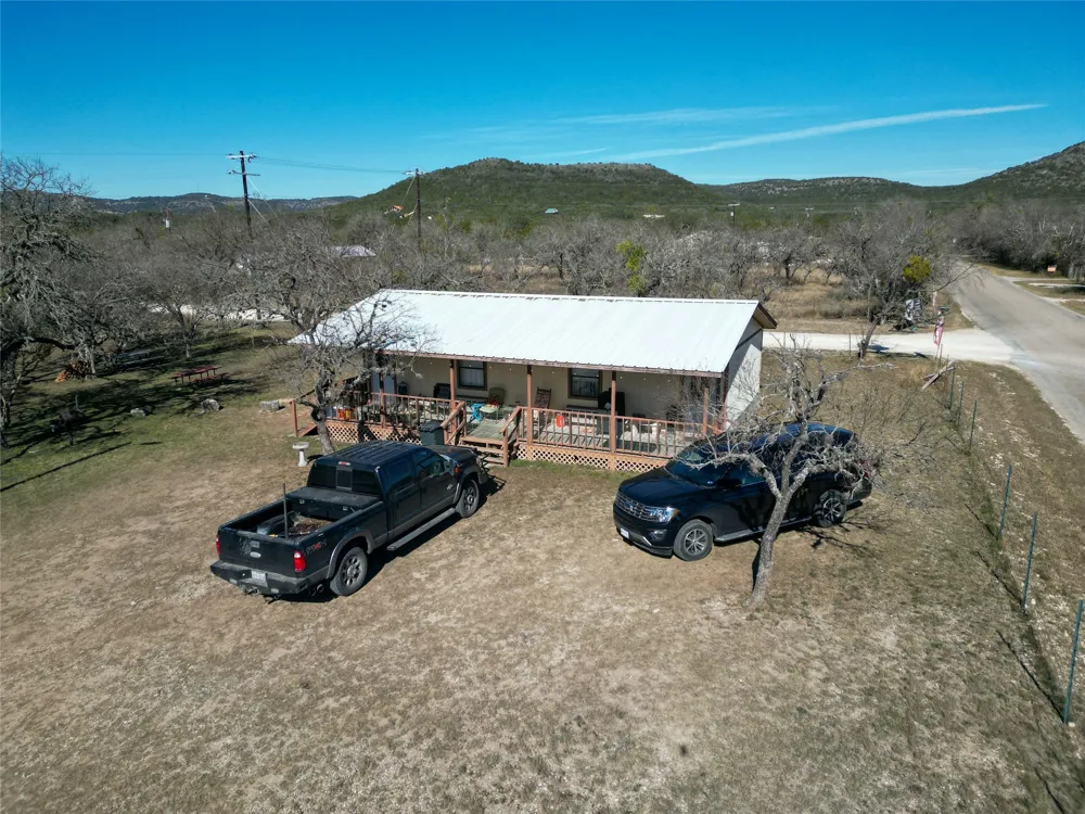 831 Magers Road Concan, TX 78838