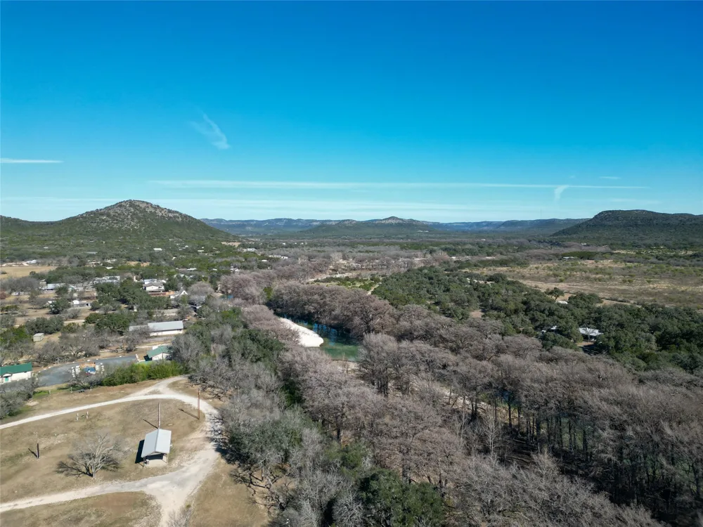 831 Magers Road Concan, TX 78838