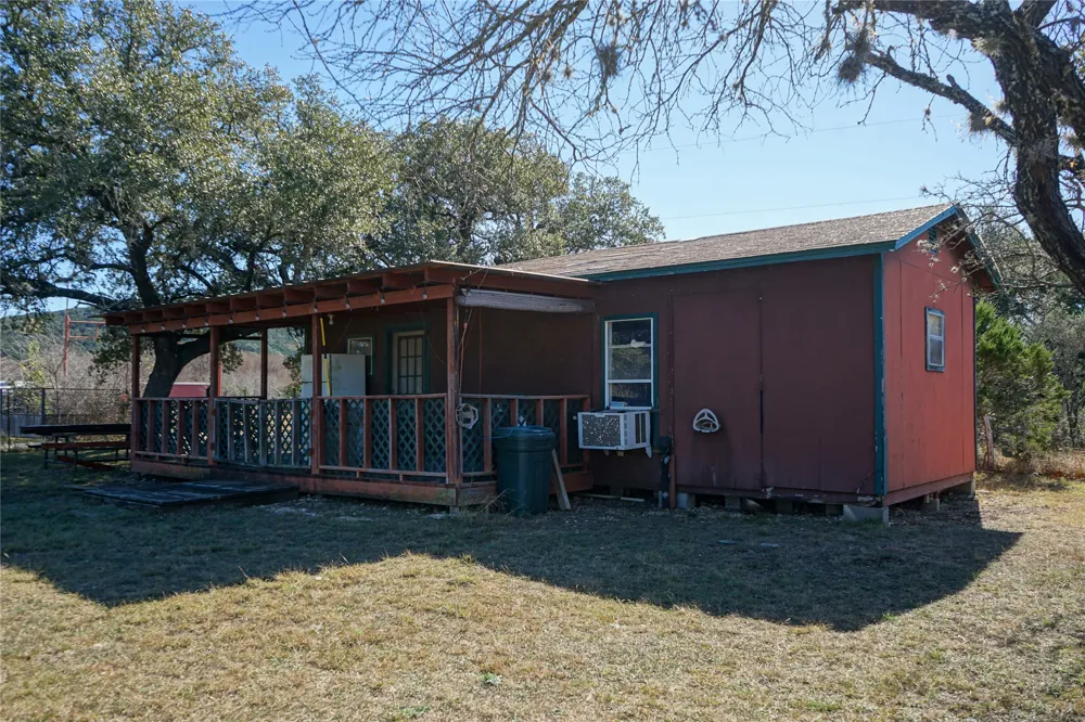 831 Magers Road Concan, TX 78838