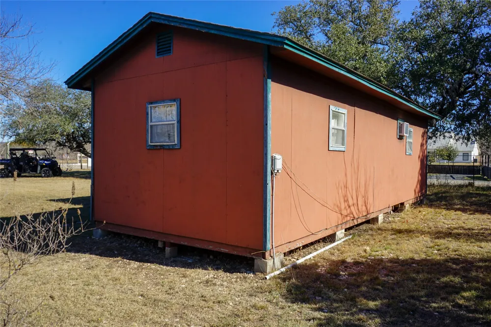 831 Magers Road Concan, TX 78838