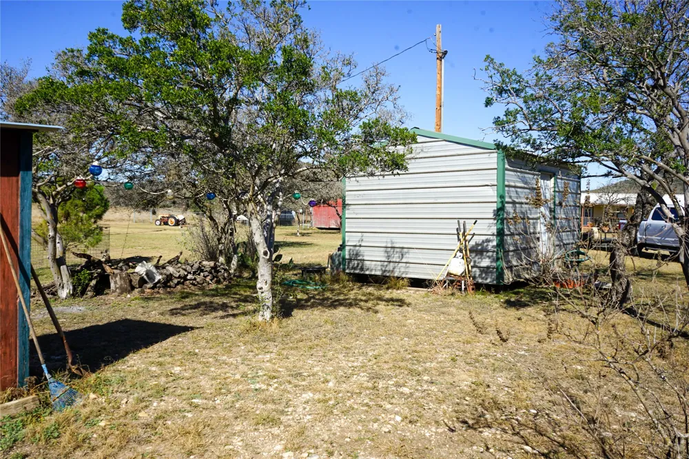 831 Magers Road Concan, TX 78838