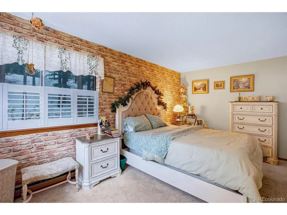 560 Manor Court Woodland Park, CO 80863