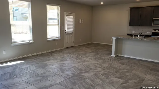2440 Ayers Dr Seguin, TX 78155