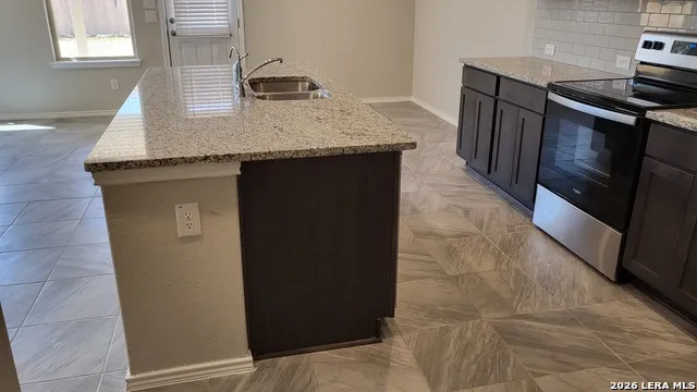 2440 Ayers Dr Seguin, TX 78155