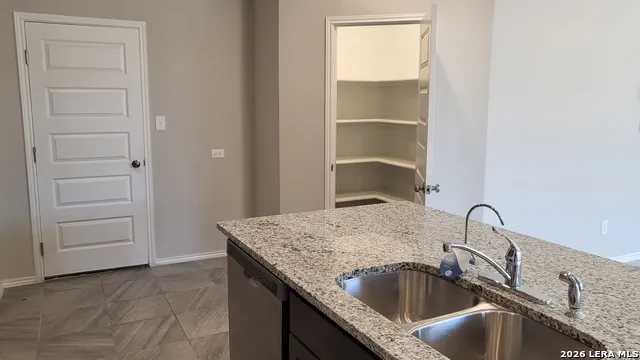 2440 Ayers Dr Seguin, TX 78155
